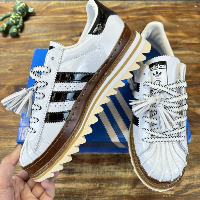 Adidas Sneakers